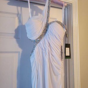 Stunning Wedding/Prom Dress